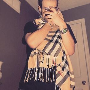 Meet your Posher, Avery